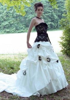 Свадебное платье M55924. С пышной юбкой, длинное со шлейфом.