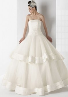 Свадебное платье M55926. С пышной юбкой, длинное без шлейфа.